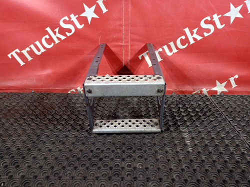 Подножка за кабиной 2017 г.