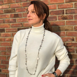 Длинное колье треугольники на коже