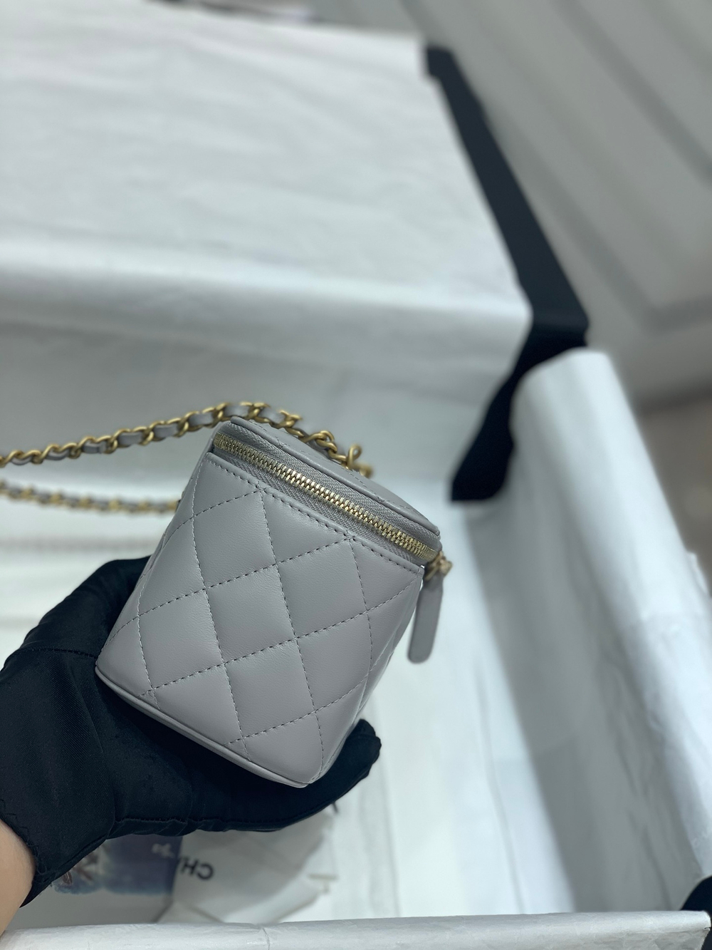 Chane1 Vanity with Chain 17 cm
