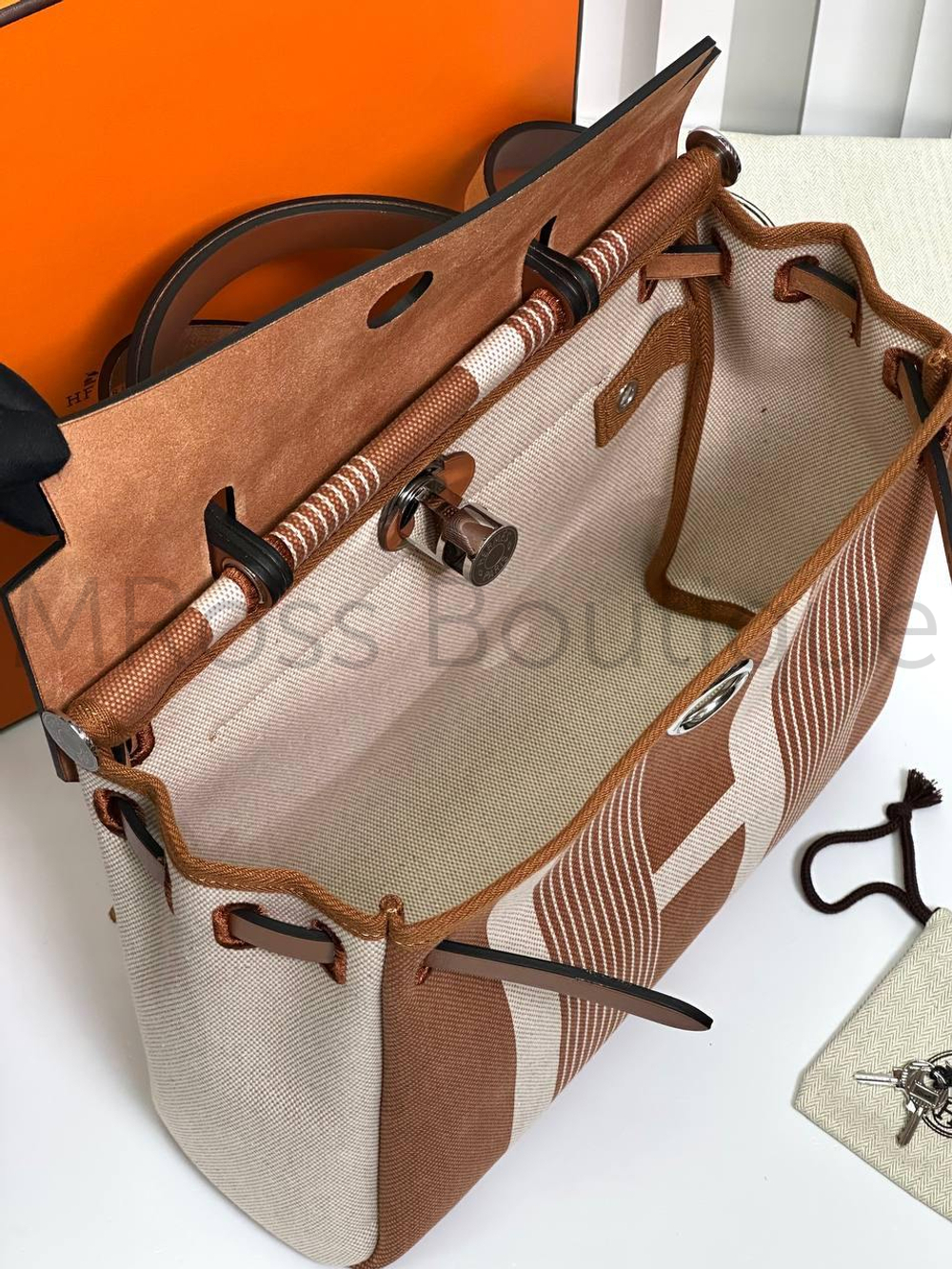 Женская сумка Hermes Herbag 31 Zip в коричневом цвете