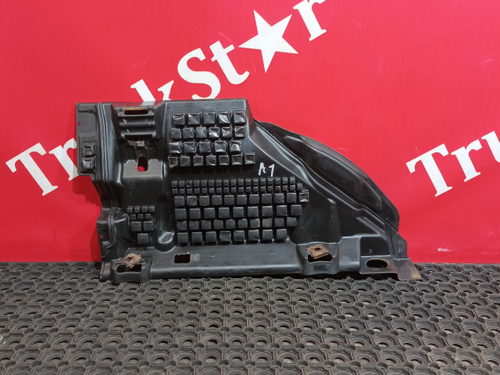 Шумоизоляция двигателя левая