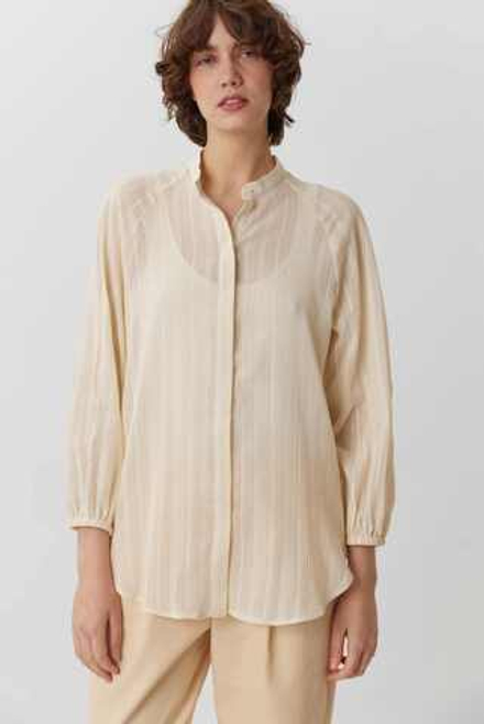 Рубашка покроя реглан из молочного шитья