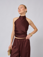 Топ халтер с открытой спиной из атласа