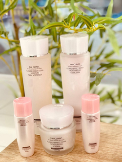 3W Clinic Flower effect extra moisturizing