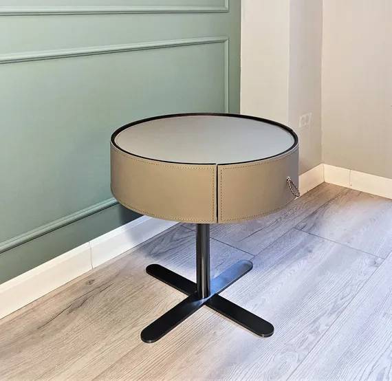 Тумбочка-столик но ножке CT-68, Ø50х48 см