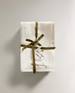 ZARA HOME ДЕТСКИЕ МУСЛИНОВЫЕ ПЕЛЕНКИ (7 ШТ.), ЖЕЛТОВАТО-БЕЛЫЙ