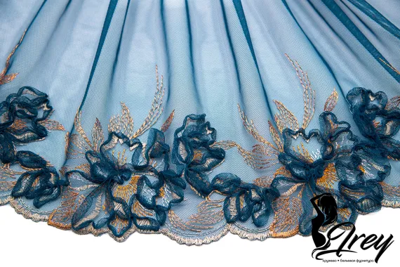 05-79 Вышивка на неэл. сетке 20 см, синий/телесный (правая)