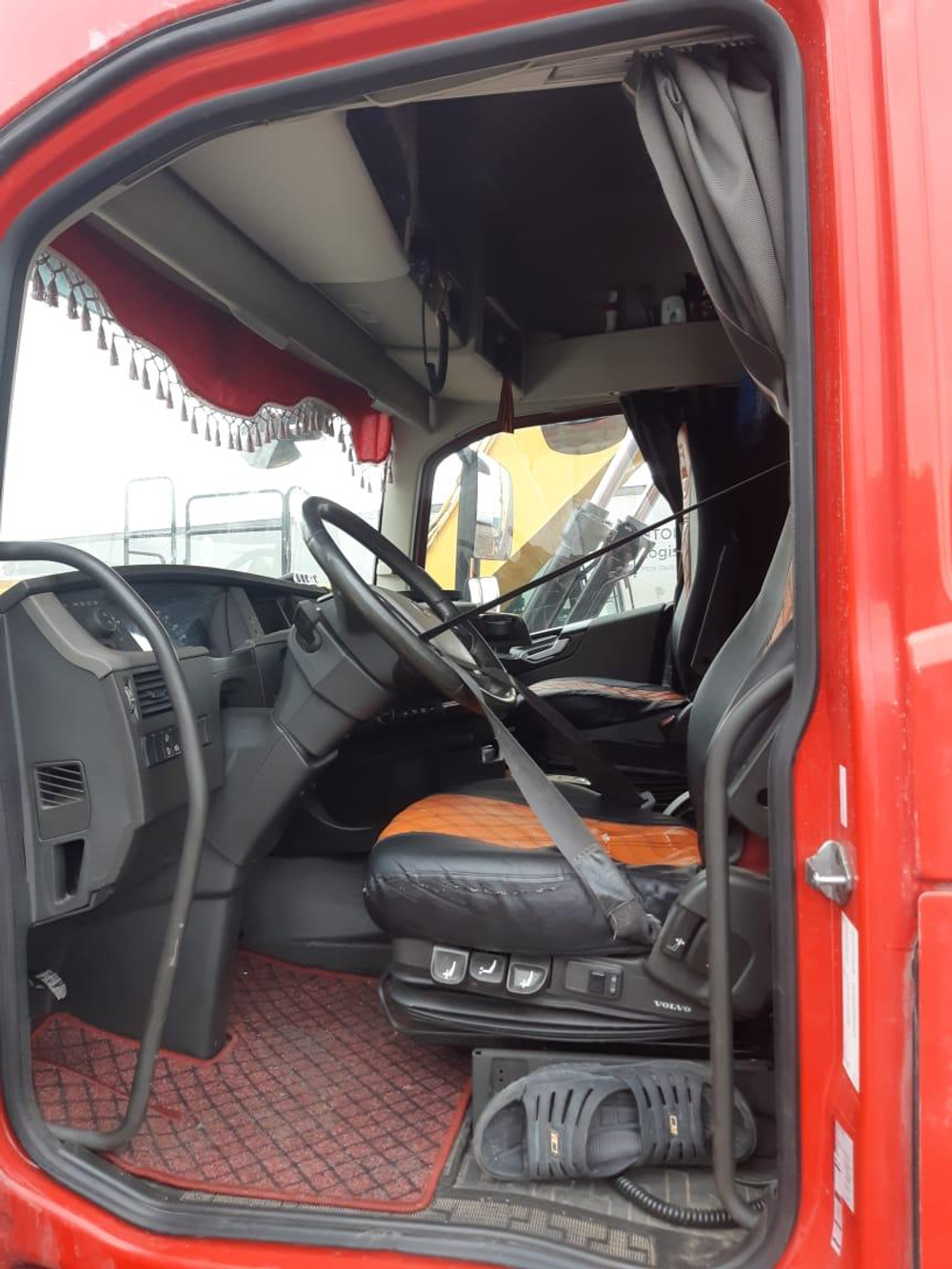 Volvo FH 6x2 Седельный тягач FH-TRUCK (Дизельный, 12,8 л, 510 л.с., АТ)