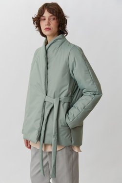 Зимняя куртка на запах из яблочной бархатистой мембраны