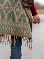 Пончо шерстяное с орнаментом