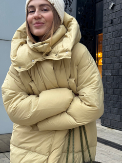 Пуховик Сахалин макси зеленое яблоко