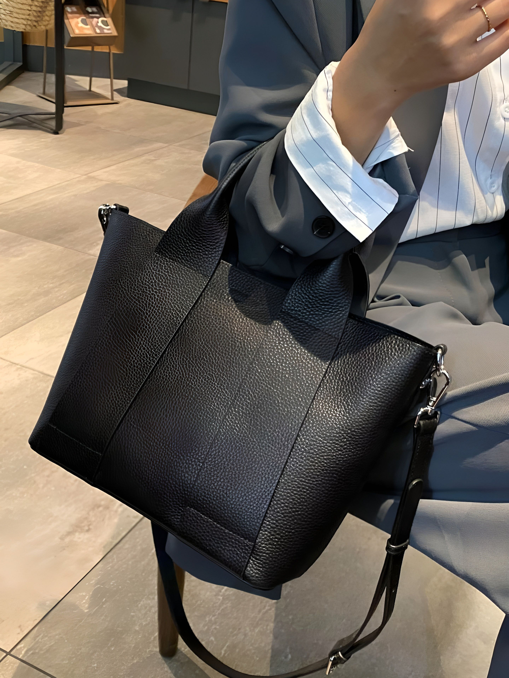 женская сумка на плечо из натуральной кожи