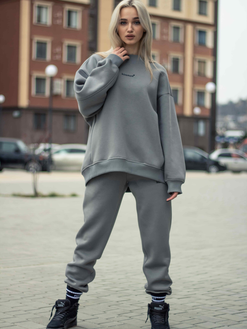 Свитшот женский оверсайз с начесом серый