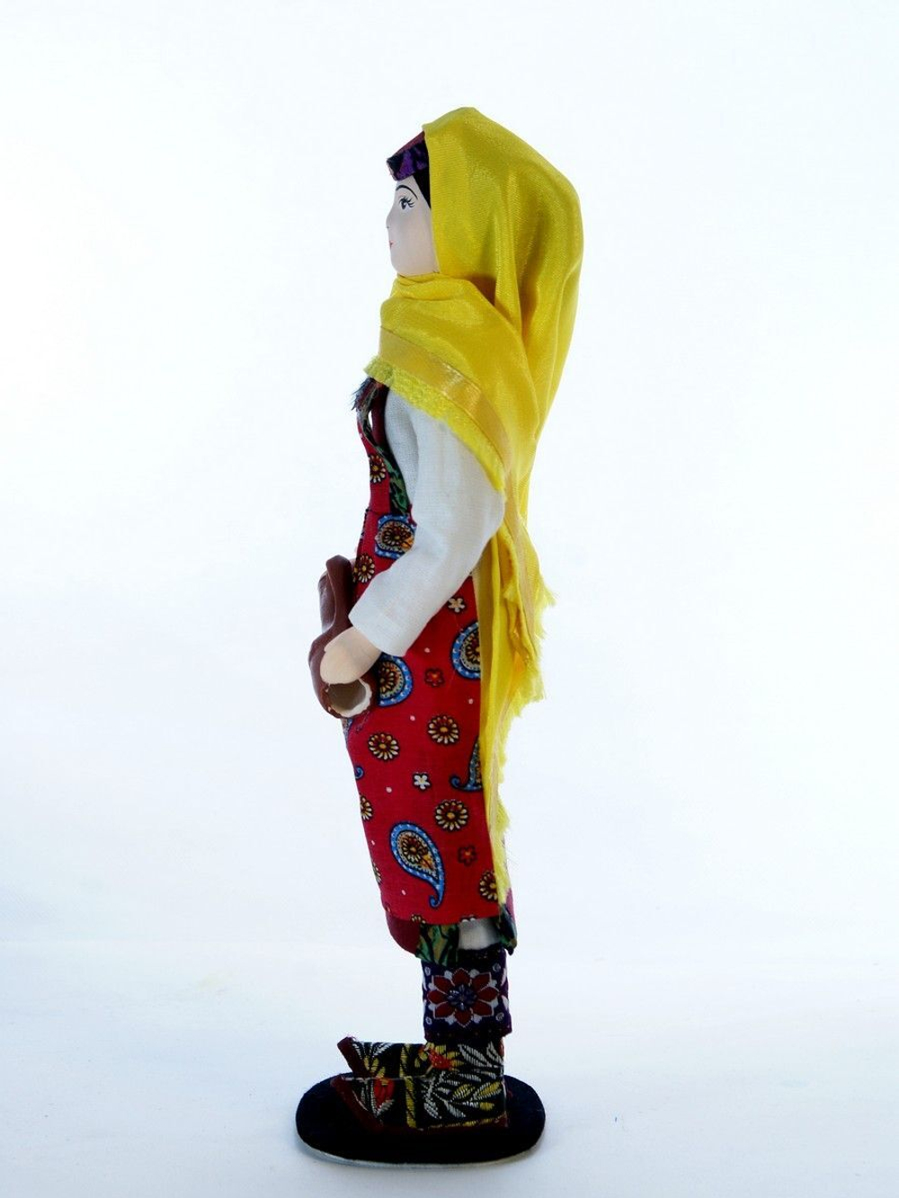 Кукла фарфоровая коллекционная Азербайджанка