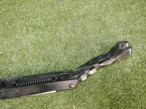 Поводок дворника передний левый Audi E-tron 18-23