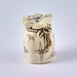 Нэцкэ Мешочек с маленьким ребенком