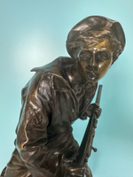 Скульптурная композиция «Матрос с винтовкой»