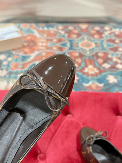 Louis Vuitton Pump (6 colors)