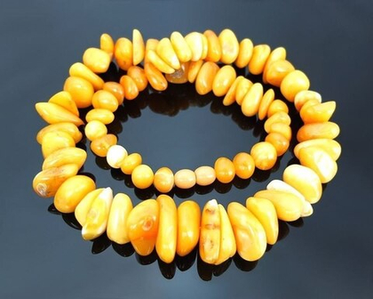 Бусы антикварные из природного королевского янтаря (6411)