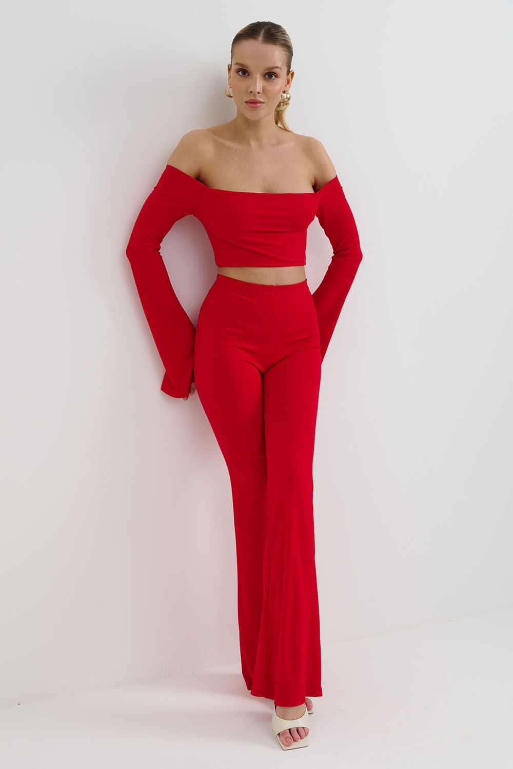 Леггинсы клеш из вискозы красного цвета