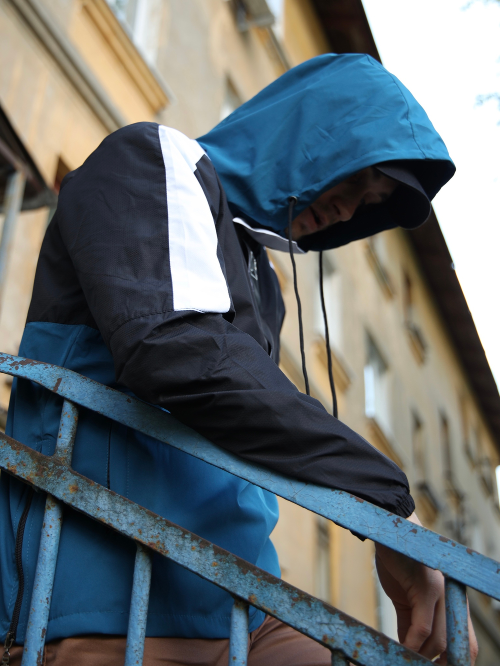 Анорак цветной синий Город Горький легкий