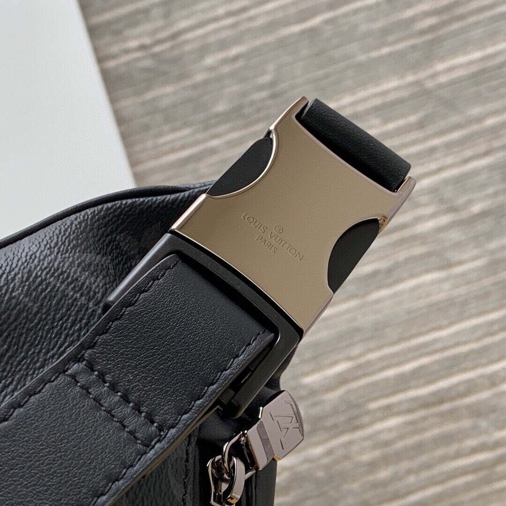 Louis Vuitton Discovery Bumbag