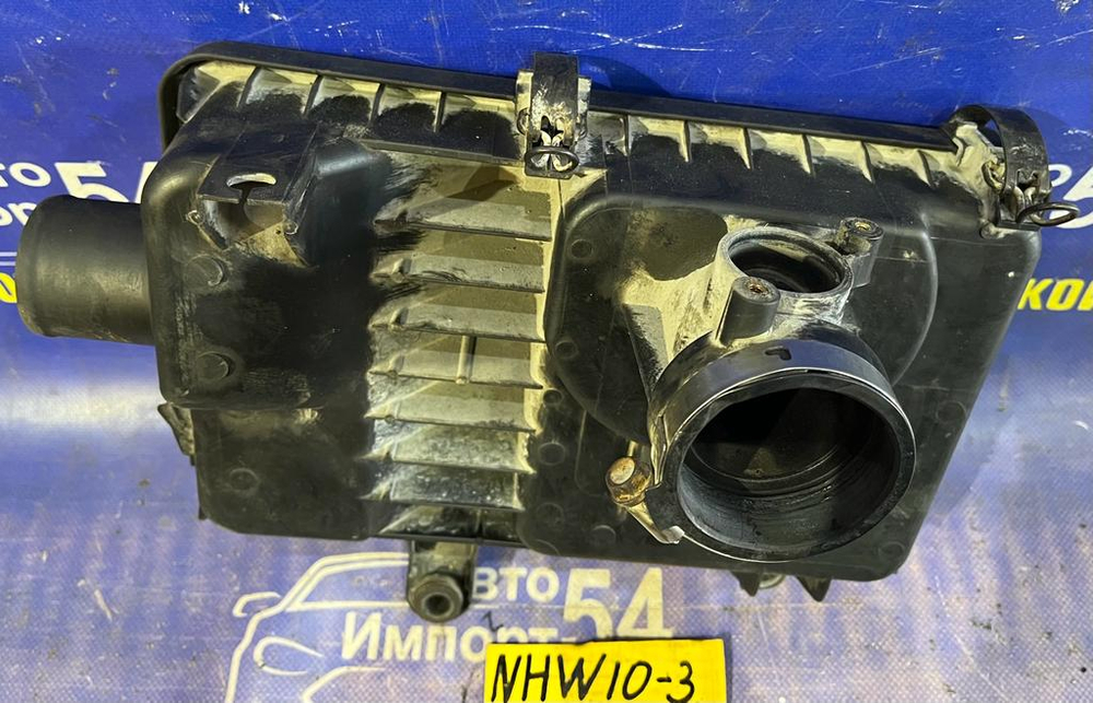 Корпус воздушного фильтра TOYOTA PRIUS 2000