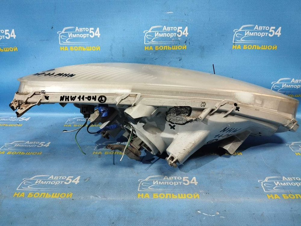 Фара передняя левая TOYOTA PRIUS 2002