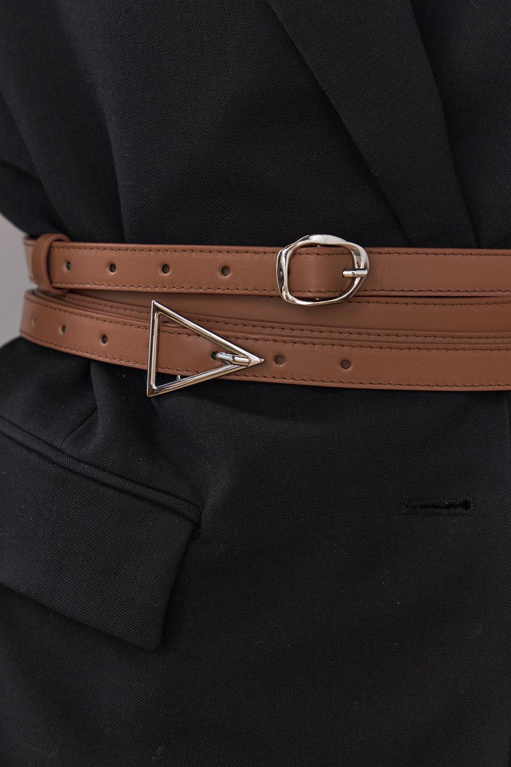 БАЗОВЫЙ ТОНКИЙ РЕМЕНЬ С МЯТОЙ ПРЯЖКОЙ CARAMEL