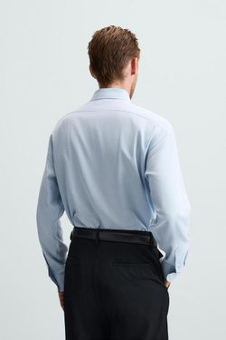 ZARA РУБАШКА ИЗ РЕЛЬЕФНОЙ ТКАНИ EASY CARE, НЕБЕСНО-ГОЛУБОЙ