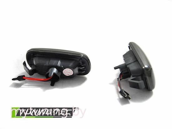 Повторители указателей поворота для Audi A4 B6 / A4 B7 / TT 8J / A3 8P / A6 C5 / A8 D3 LED динамические темные