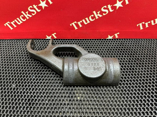 Кронштейн амортизатора переднего правый 2019г.