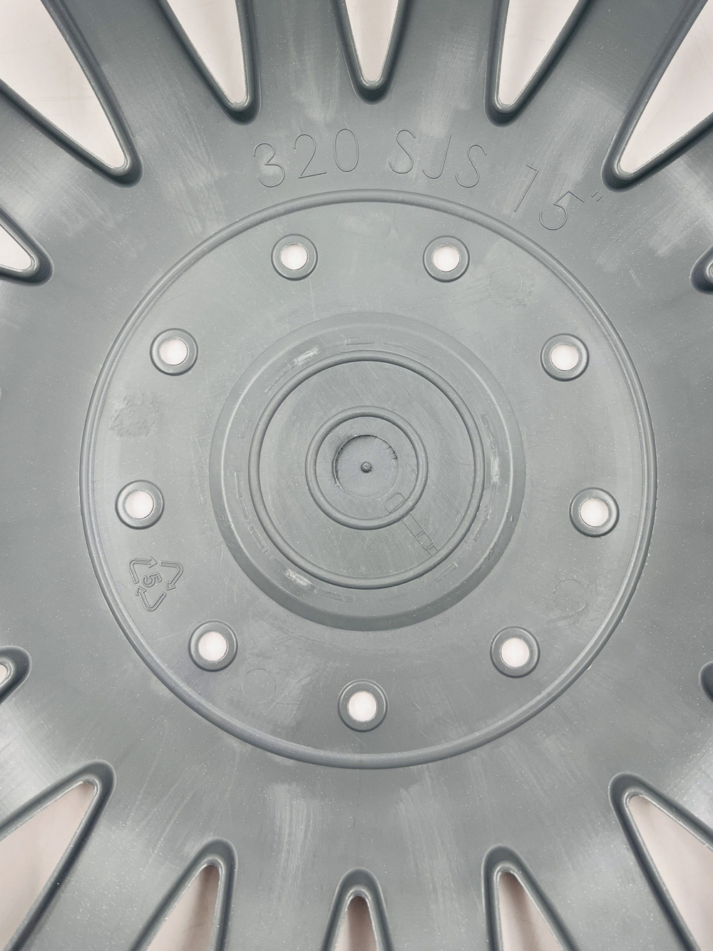 Колпаки на колеса гибкие с эмблемой R15 4 шт