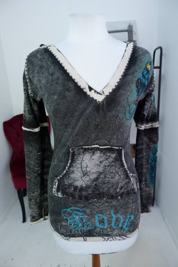 Джемпер Ed Hardy стильный, маркировка М, визуально на 46 размер