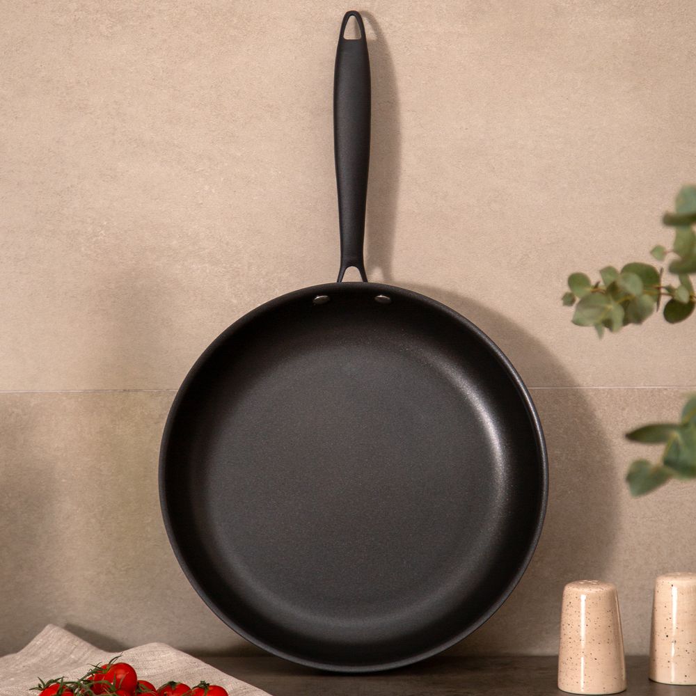 СКОВОРОДА C АНТИПРИГАРНЫМ ПОКРЫТИЕМ "IRON CHEF" AGNESS 28*5.2CM ТЕХНОЛОГИЯ 3-PLY, НЕРЖ.СТАЛЬ 18/10