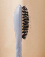 La Bonne Brosse Массажная расческа для волос N 03 Essential Sensitive Scalp Brush - Creamy White
