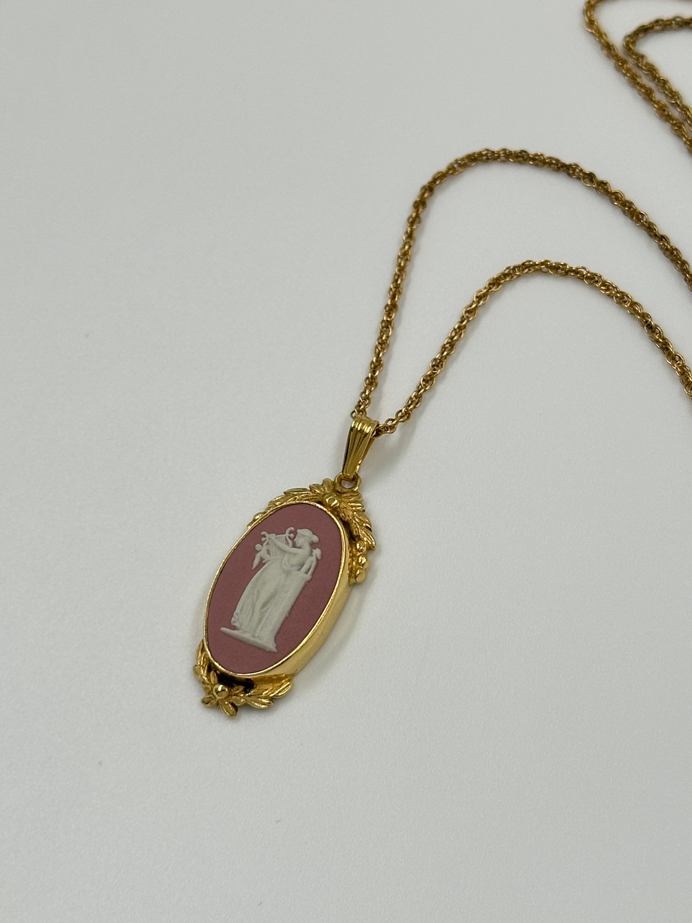 Кулон Wedgwood розовый