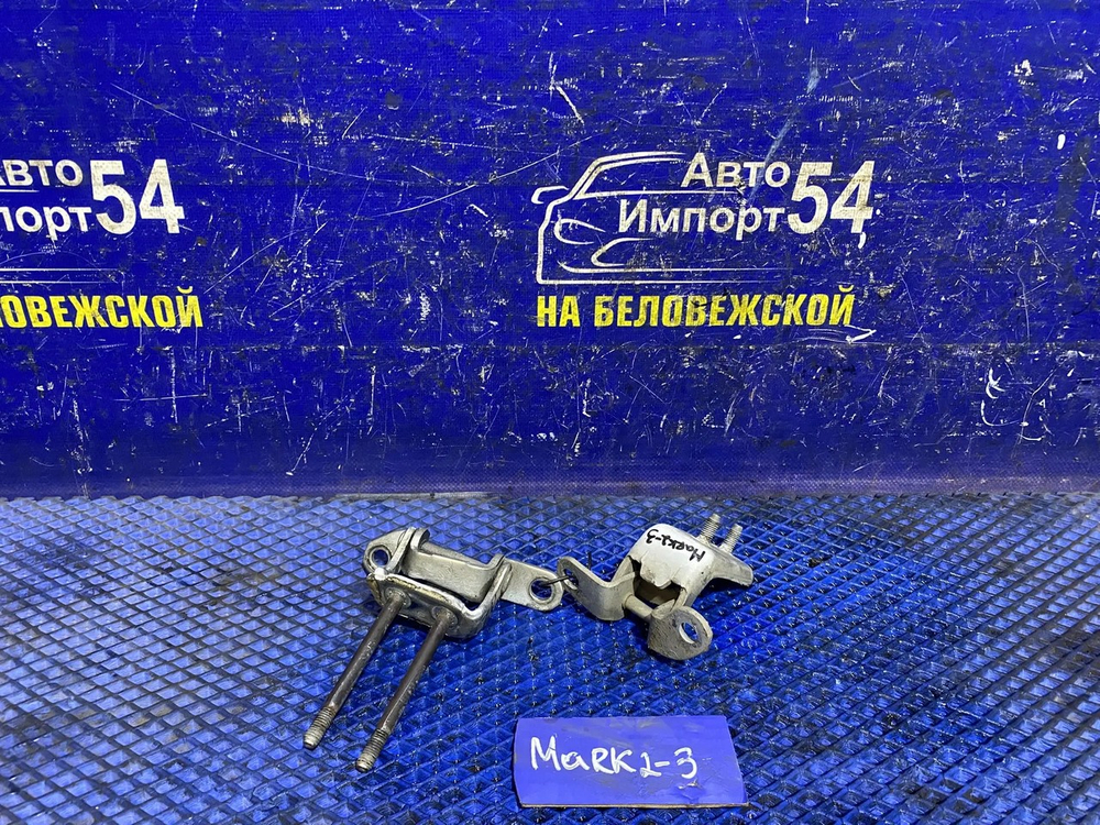 Петля двери задней левой TOYOTA MARK 2 1999