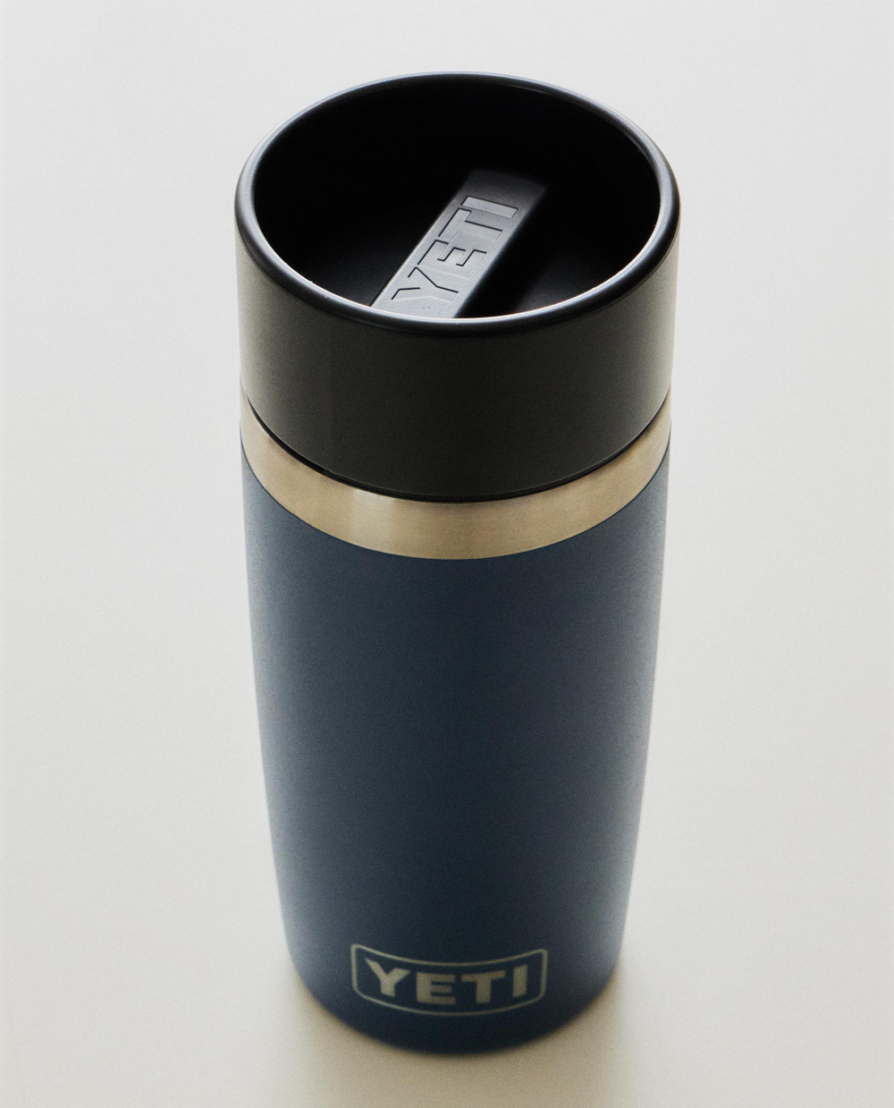 YETI Термобутылка стальная 355 мл с крышкой-поилкой, двойные стенки
