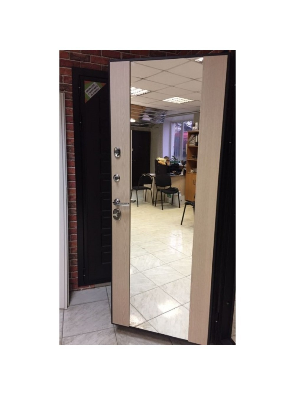 Входная дверь с зеркалом Лекс Сенатор 3К с шумоизоляцией №22 Бетон темный / №45 беленый дуб с зеркалом