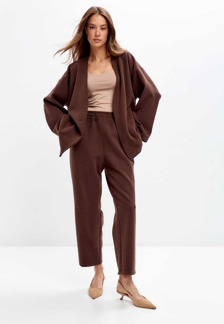 Трикотажные брюки на резинке