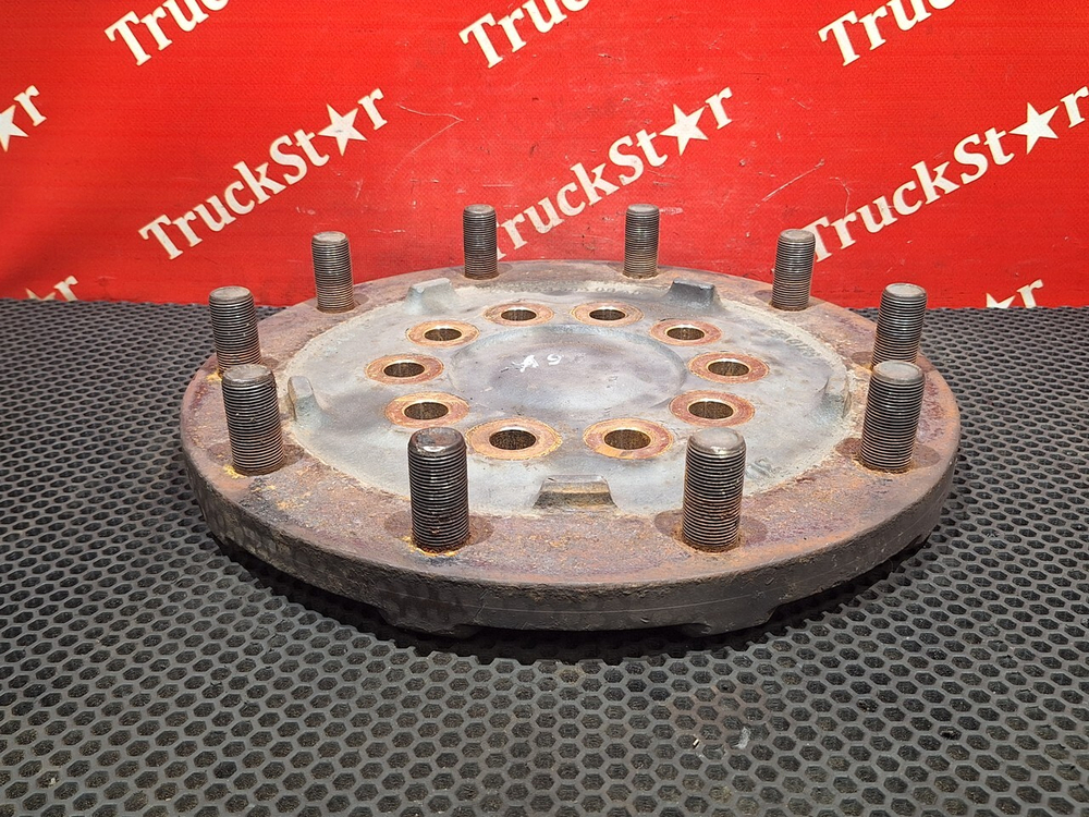 Фланец ступицы передней