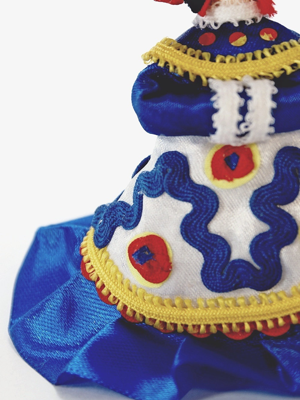 Кукла-подвеска Барынька в стиле дымковской игрушки