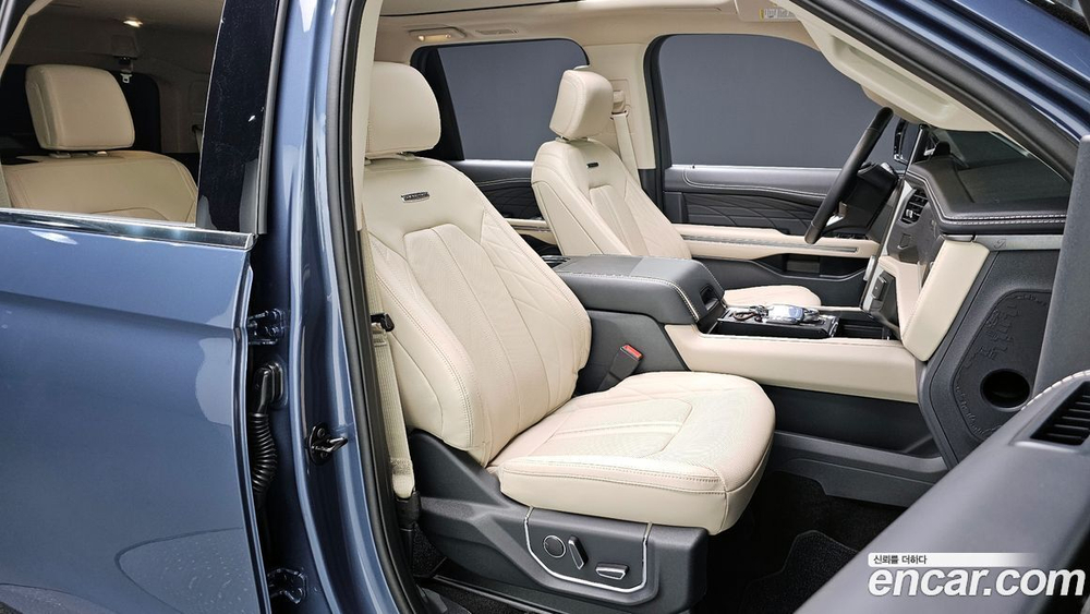 Ford Expedition Platinum 4WD (12.2022)