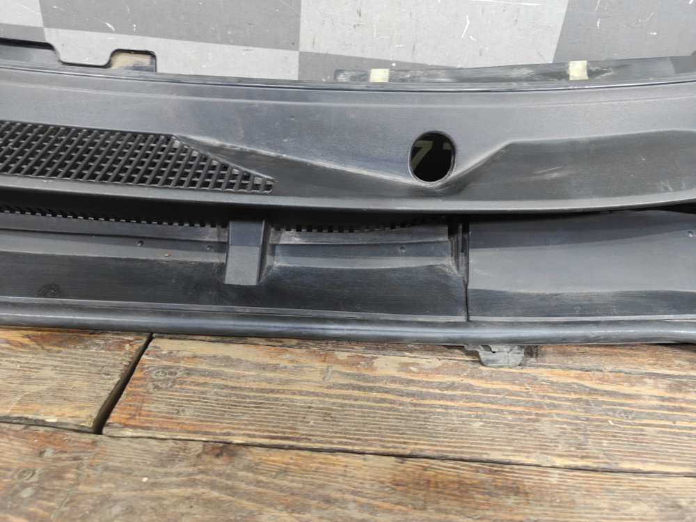 Жабо (Решетка стеклоочистителей) Toyota RAV4 IV (XA40) 12-19 Б/У Оригинал 5570842181