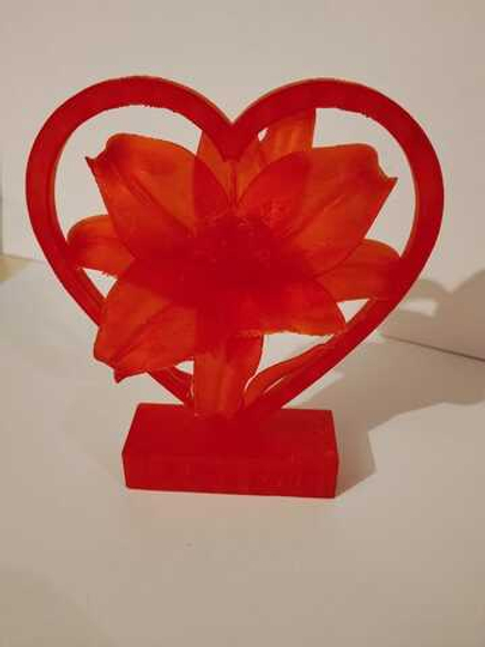 Лилия красная в сердце - 3D фигурка подарок для женской половины на все случаи жизни