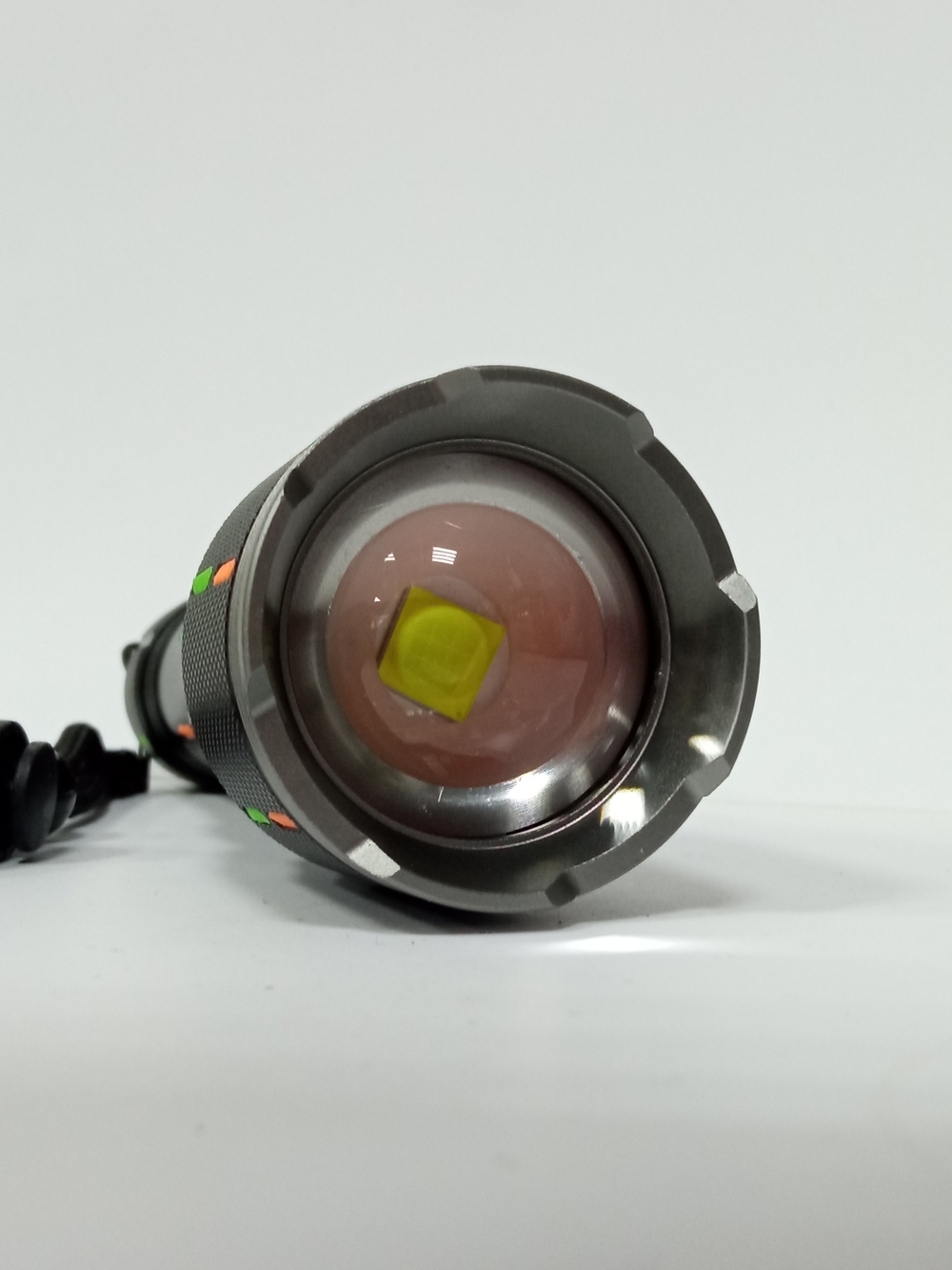 Фонарь ручной высокой яркости XH P99 Огонь H-3060-P99