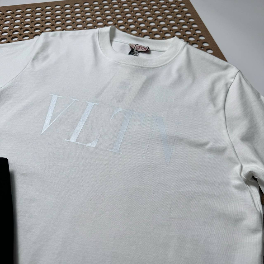 Футболка Valentino