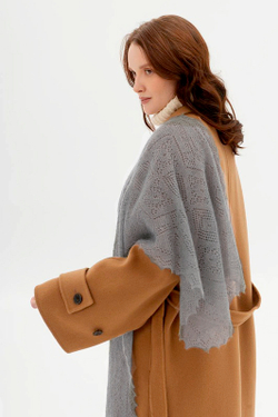 Оренбургский пуховый палантин с шелком АШ12040-03 серый