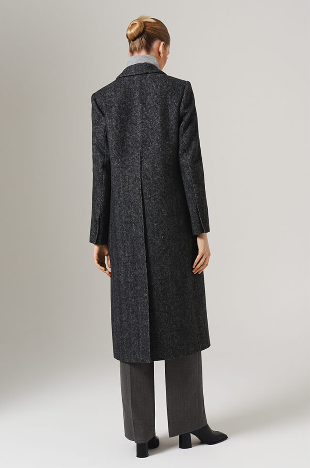 0107 Пальто женское (темно-серый елочка)